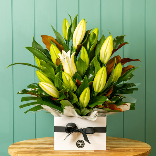 Nanna Betty - Large Oriental Lily Box